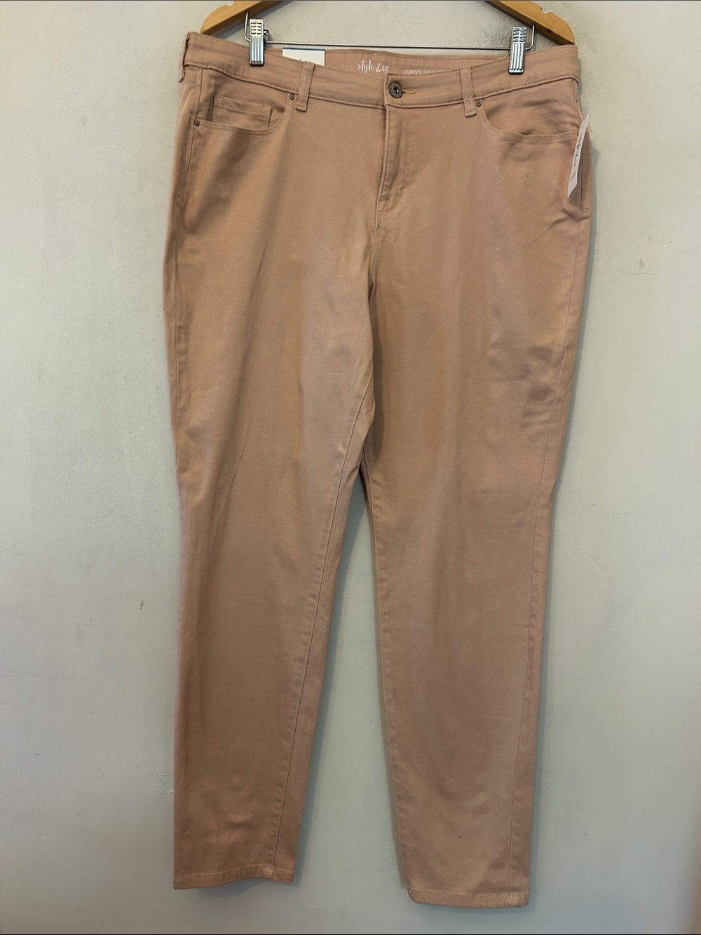 Style & Co natural blush mid rise skinny leg pants Size 16 NWT